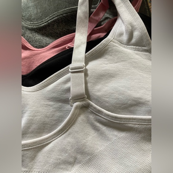 PUMA Sports Bra 4 pcs Size Large (36-38) Black/White/Pink/Grey Convertible back - Picture 8 of 8